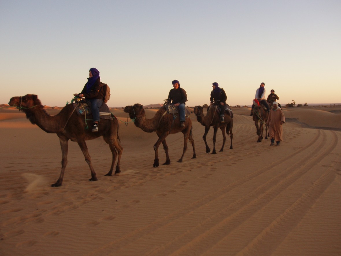 Merzouga grand sud du Maroc, circuits Maroc désert, oasis et valllées